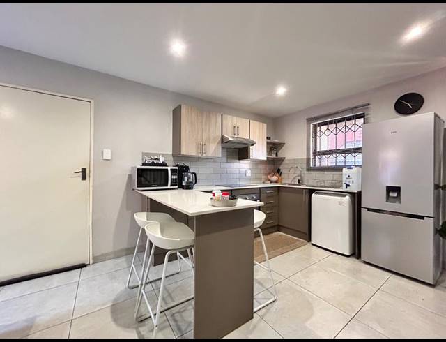 2 BEDROOM APARTMENT FOR SALE IN THERESAPARK